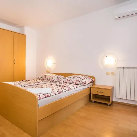 Stancija Lindi Porec Casa de hóspedes 3*